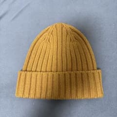 UNIQLO ビーニー マスタード色のサムネイル
