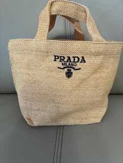 未使用 PRADA ベージュトートバッグ ノベルティ - メルカリ