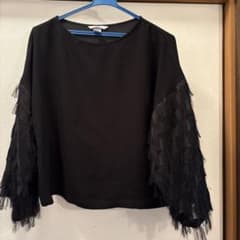H&M フリンジ袖 ブラウス ブラックのサムネイル