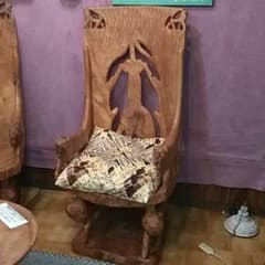 激レア・新品】アフリカ・ベナン共和国の木彫りの椅子 - メルカリ