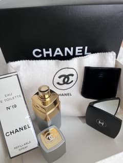 CHANELシャネルN°19リフィラブルスプレー 50 ml﻿&コンパクトミラー