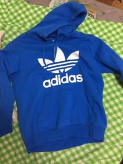 adidas パーカーのサムネイル