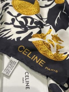 【一度着用のみ】CELINE 装飾柄　スカーフ シルク100% イタリア製 一度着用のみ】CELINE 装飾柄 スカーフ シルク100% イタリア製 - メルカリ