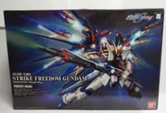 PG 1/60 ストライクフリーダム ガンダムのサムネイル