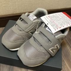 ニューバランス スニーカー キッズのサムネイル