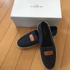 新品！コーチのフラットシューズのサムネイル