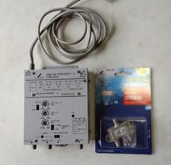 CS/BS-lF．UHF．VHF帶共同受信ブースター動作確認済 　付属品3分配器 CS/BS-lF．UHF．VHF帶共同受信ブースター動作確認済 付属品3分配器