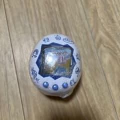 は*。様 たまごっち　ガチャ　キャリーケース　白のサムネイル