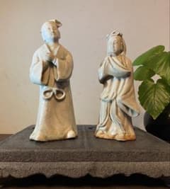 アンティーク・宋代景徳鎮窯・青白磁（影青）一対人物俑 ・鑑賞ケース