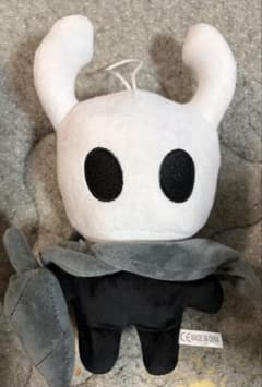 Thumbnail of ホロウナイト ぬいぐるみ 放浪者 騎士 ゴースト ケープ付き 約27cm 匿名