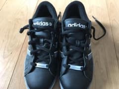 adidas アディダス スニーカーのサムネイル