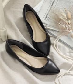 ポインテッドトゥフラット走れる美脚パンプス Liberty Doll SS