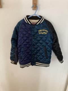 美品！エフオーキッズ スタジャン 120 アウターのサムネイル