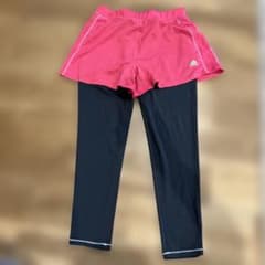 adidas ピンクショートパンツ黒レギンス付きのサムネイル
