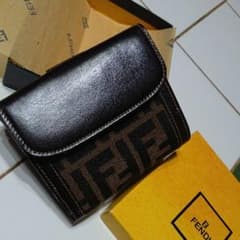 FENDI2つ折り財布のサムネイル
