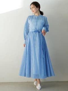 【オンライン完売】anuans シアーストライプジャガードワンピースのサムネイル