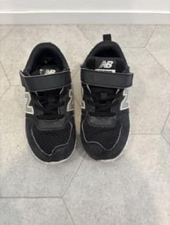 New Balance キッズ スニーカー ブラック ベルクロのサムネイル