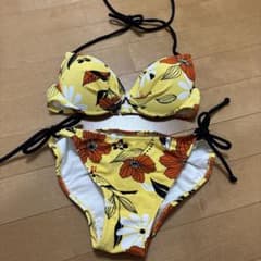 レディース セパレート水着 ビキニ 花柄 イエロー - メルカリ