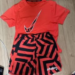 NIKE ナイキスポーツウェアのサムネイル