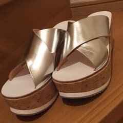 Momoさん。専用！  レア美品試着のみ★ファビオ★シルバークロスサンダルのサムネイル