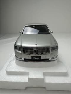 極美品】LCD 1/18トヨタセンチュリーシルバー ダイキャスト フル開閉完
