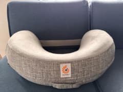 【中古】ergobaby ナチュラルカーブ・ナーシングピローのサムネイル