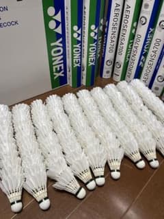 YONEX AEROSENSA 700 バドミントンシャトル 中古 1箱 10本 - メルカリ