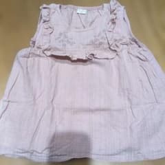 フリル付きピンクシャツのサムネイル