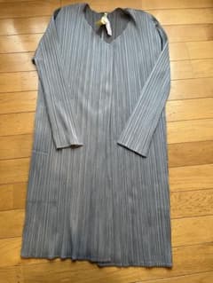 クリーニング済⭐︎プリーツプリーズ⭐︎ロングカーディガンISSEIMIYAKE クリーニング済⭐︎プリーツプリーズ⭐︎ロングカーディガン
