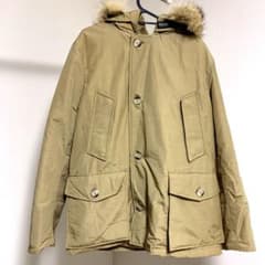 ウールリッチ　WOOLRICH ダウンジャケット　ベージュMのサムネイル