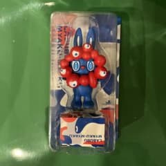 ハウツーワーク ラブブ ミャクミャク ストラップ付フィギュア - メルカリ