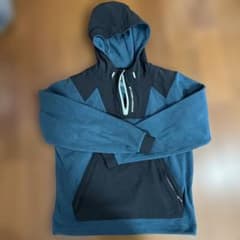 美品　ジュニア160センチ　under armour パーカーのサムネイル