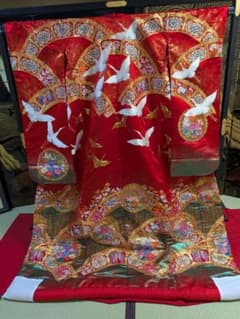 色打掛 赤地 鶴 扇面 四季花々 金糸刺繍 婚礼 - メルカリ