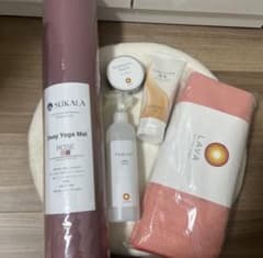 【引越しの為大幅お値下げ】LAVA SUKALA ヨガ７点セット　新品2点あり⭐︎ 新品】SUKALA 2way Yoga Mat LAVA セット - メルカリ