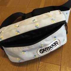 美品☆earthウエストポーチのサムネイル