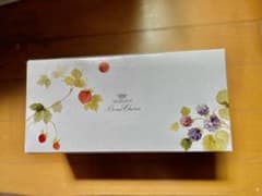 MARUMIのベリー柄ペアマグカップ✩.*˚値下げ中のサムネイル