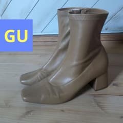 GU　ジーユー　ウルトラストレッチヒールブーツ 　ベージュ　ショートブーツ　L