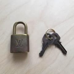 ヴィトン 南京錠のサムネイル