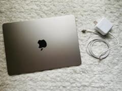 M2チップMacBook Air 13インチ スターライトのサムネイル