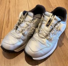 New Balance ゴルフシューズ　レディース23 シルバーのサムネイル