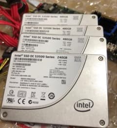 ★じゃんかーさん専用★intelMLC高耐久SSD480GBのRAIDセットのサムネイル