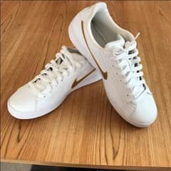 新品 未使用 ナイキ スニーカーのサムネイル