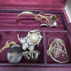 K*8様 遺品整理　ヴィンテージ アクセサリー 大量　沢山　まとめ売り　生前整理のサムネイル