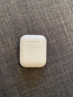 AirPods 第二世代　充電ケースのみのサムネイル