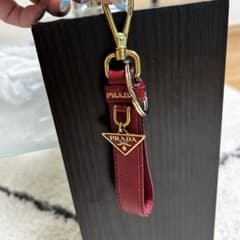 PRADA サフィアーノレザー キーリング レッドのサムネイル