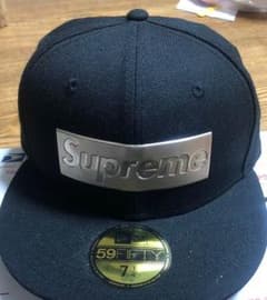 Supremeのサムネイル