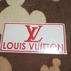 Louis Vuitton赤、CHANEL青ステッカーのサムネイル