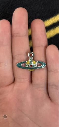 Vivienne Westwood オーブ 片耳ピアスのサムネイル