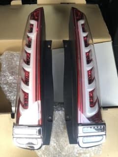 ヴォクシー　80系　メテオ　テールランプのサムネイル