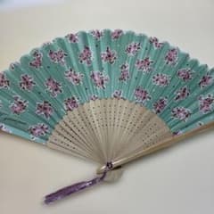 花柄デザインの扇子のサムネイル
